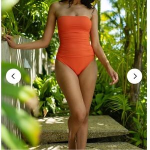 La Blanca Island Goddess Bandeau Once Piece Swimsuit in Tangelo size 8